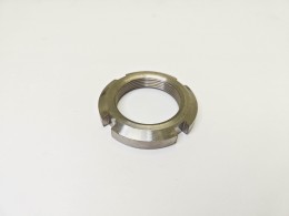 гайка п/оси левой SPORTAGE 98- - фото 1