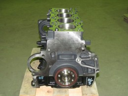 Блок цилиндров D4EB  Santa Fe (Санта Фе) 2.2 CRDi в сборе - фото 1