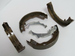 ручника колодки Хундай Соната IV-V (диск) - фото 1