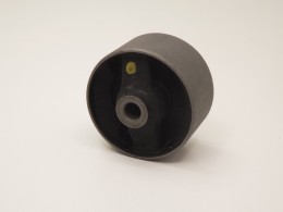 Сайлентблок опоры двигателя передней - фото 1